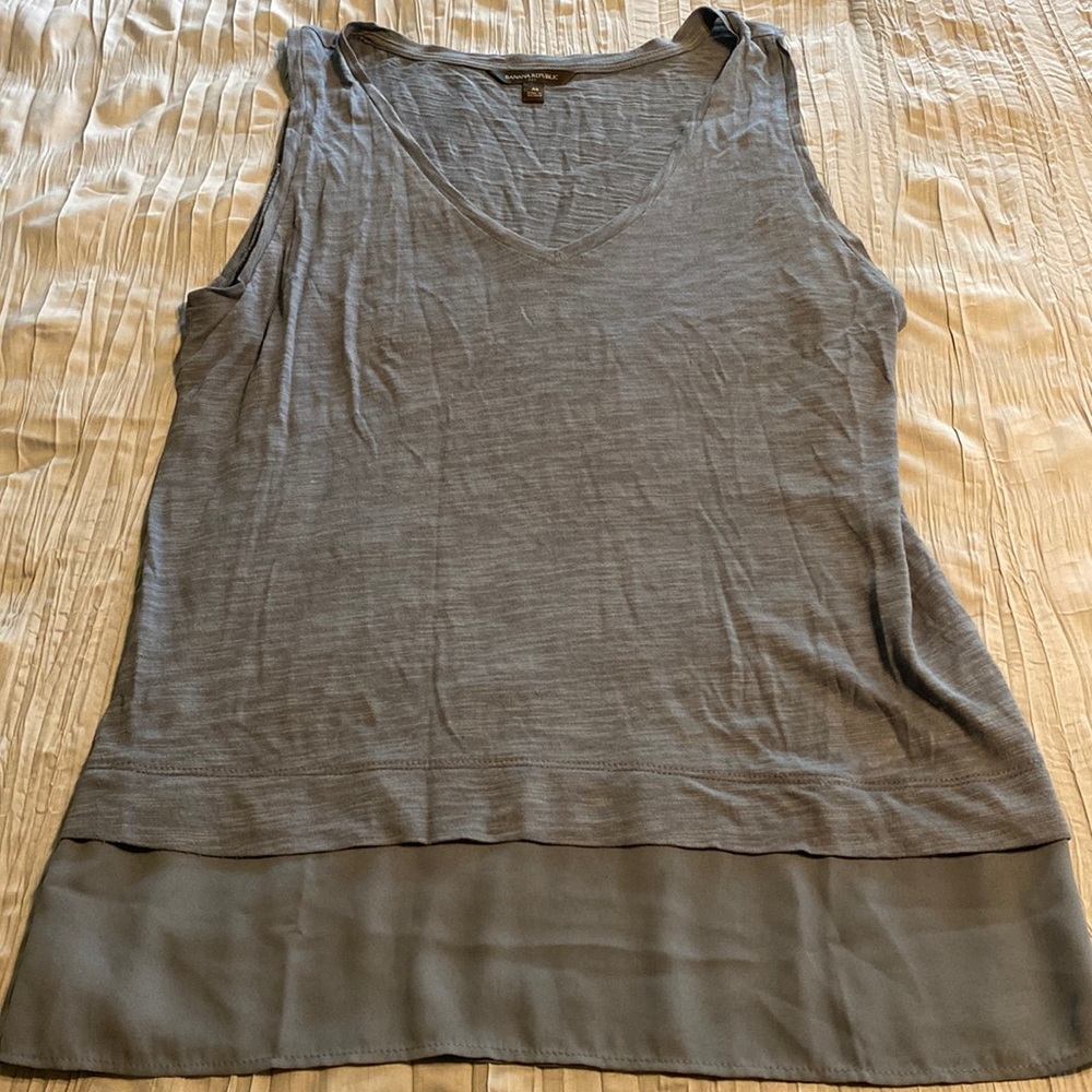 Banana Republic women’s tank top! Size medium.